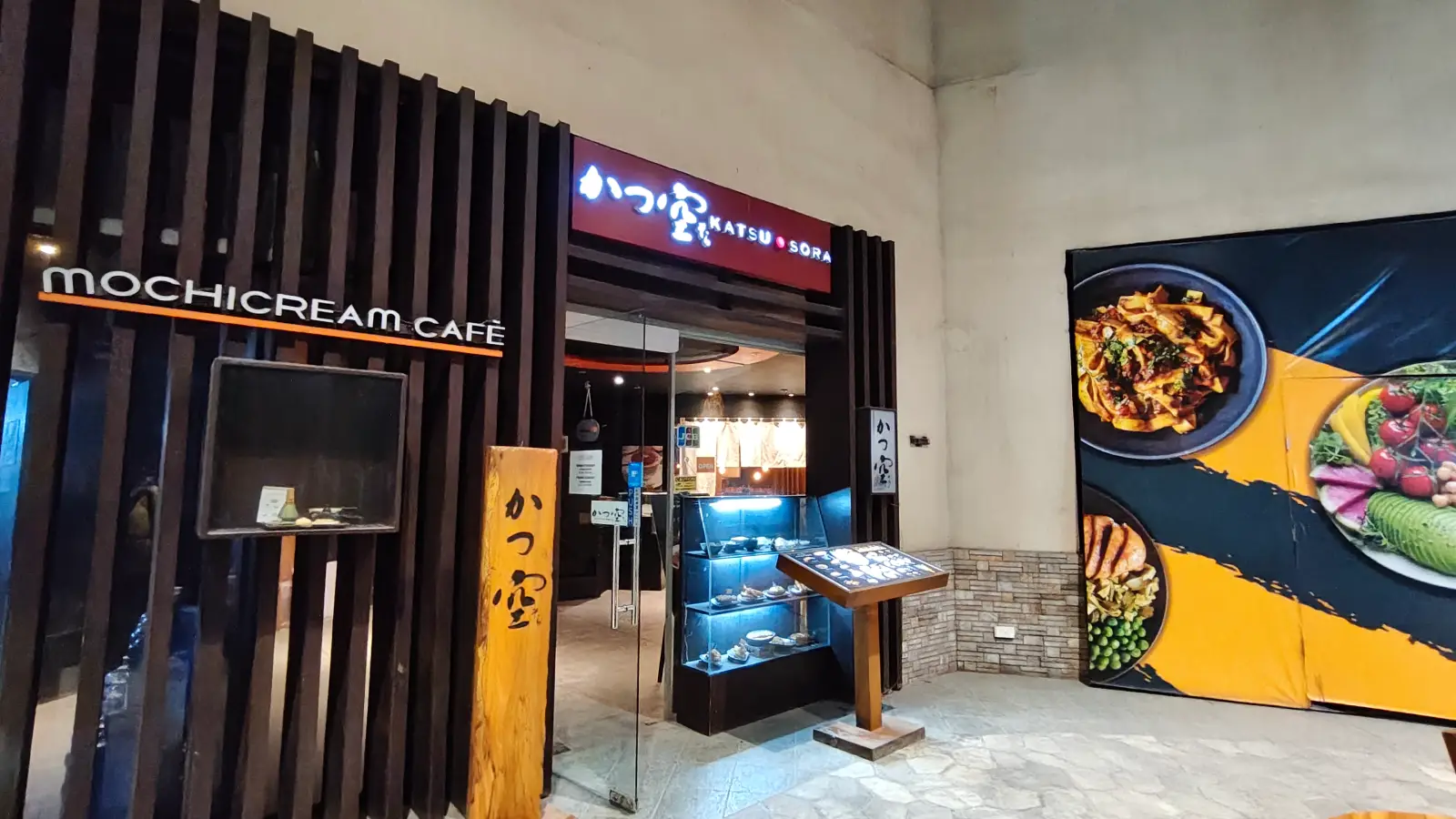 KATSU SORA in TriNoma